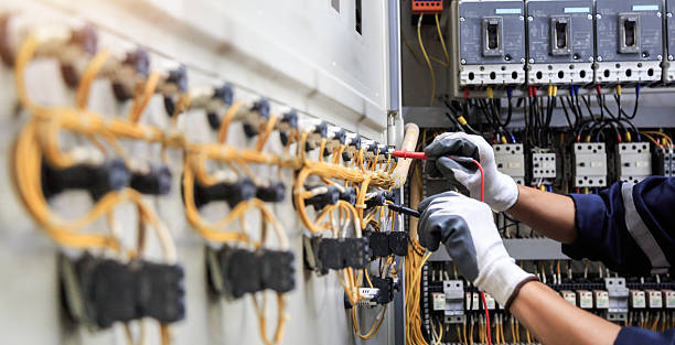 Professional Electrician technician working in Lawrence, NY